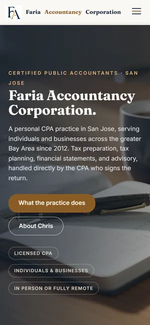 The first screen of fariacpas.com on a phone